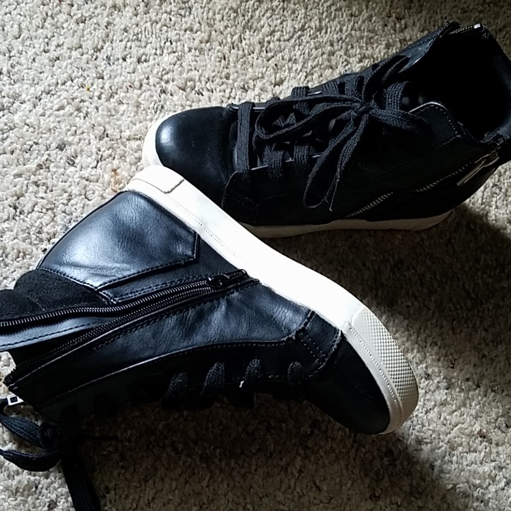 Candie's Sneaker Wedges